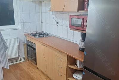 Inchiriez apartament cu 3 camere pe strada Toamnei micro 3. - 2