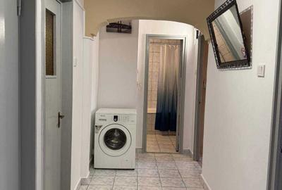 Apartament cu 3 camere decomandat în Rahova - 2