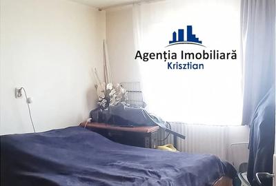 Apartament cu 3 camere de vanzare - Zona Micro 14 - 7