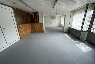 Spațiu comercial, de 50 mp, în Central - 4