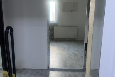 Apartament cu 3 camere decomandat în Sebastian - 6