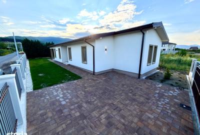 Casă cu 3 camere cu Teren 418 Mp în Cetate