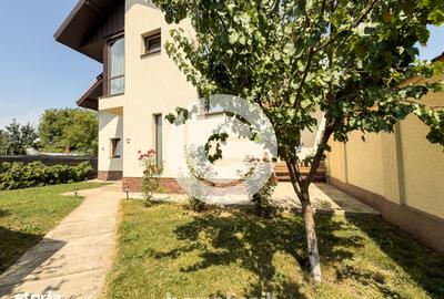 Casă cu 5 camere decomandat cu Teren 200 Mp în Trei Stejari