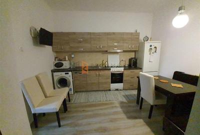 Casă cu 5 camere cu Canalizare în 23 August - 6