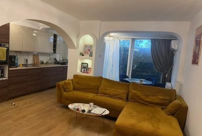Apartament cu 2 camere semidecomandat, mobilat în Primăverii