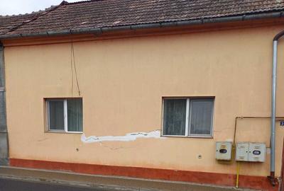 Casă cu 3 camere în Central