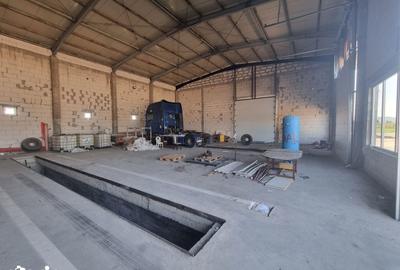 Spațiu comercial, de 1,000 mp, în Central - 8