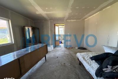 Casă cu 3 camere în Drăgești - 11