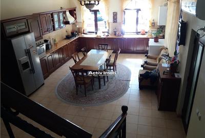 Casă cu 5 camere cu Teren 60 Mp în Vitan - 1