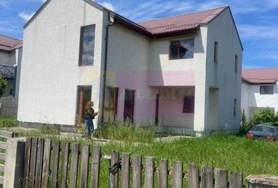 Vila la rosu Zarnesti- Mitropolit Metianu cu vedere superba spre munte - 2