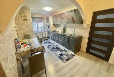 Apartament cu 3 camere in zona ALFA