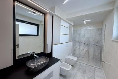 Penthouse cu 3 camere decomandat, mobilat în Tractorul
