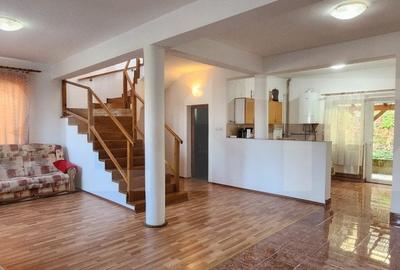 Casa  superba cu 4 camere de vanzare - 2