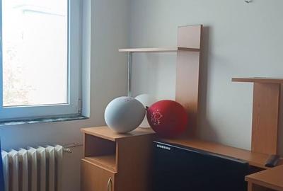 Apartament cu 2 camere decomandat în Rahova - 6