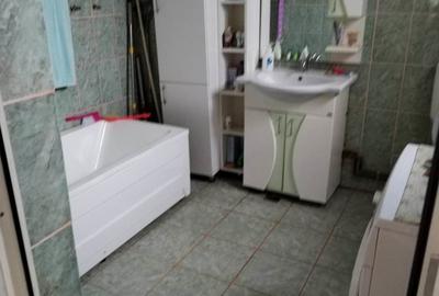 Vand casa cu teren - 1