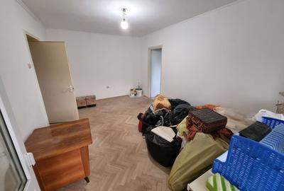 Apartament cu 3 camere semidecomandat în Tomis I - 3