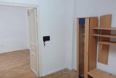 Casă cu 3 camere cu Teren 150 Mp în P-ța Ovidiu