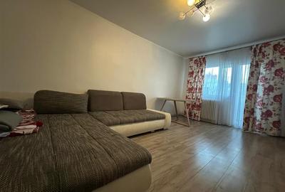 Apartament cu 3 camere decomandat în Palat - 12