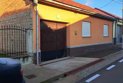 Casă cu 3 camere în Carașova - 6