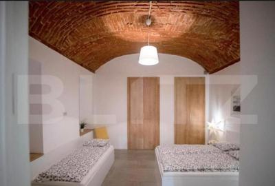 Cladire de patrimoniu din secolului XIX, de vanzare, zona - 1