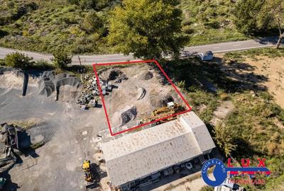 Teren de 690 mp, în Central