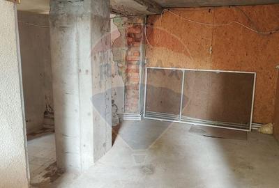 Casă cu 3 camere cu Canalizare în Nord-Est - 16