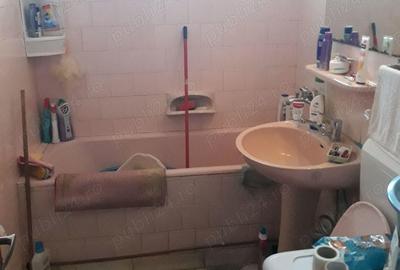 Vand ap.3 cam conf.1 decomandat.bloc de 4 etaje la etajul 4 - 2