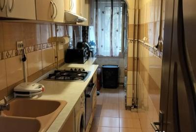 Garsonieră decomandată în Baza 3 - 1