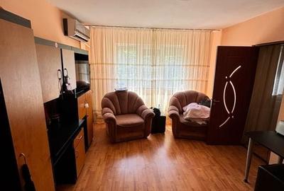 Apartament 2 camere semidecomandat Casa de Cultura