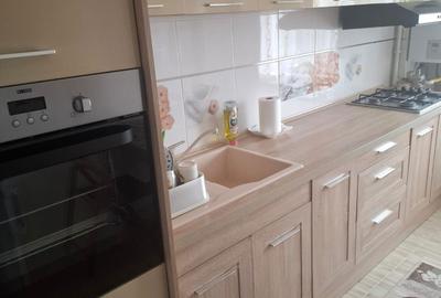 Apartament cu 3 camere decomandat în Marghiloman