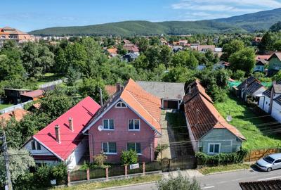 Covasna, casa cu structura deosebita, curte generoasa, dependinte foarte utile! - 1