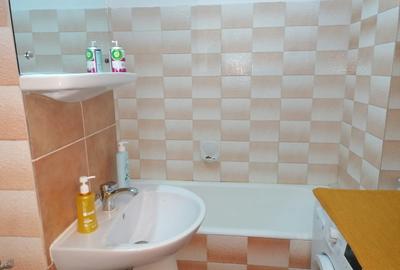 Apartament 2 camere decomandat, Etaj 1, acces metrou 1 Decembrie - 7