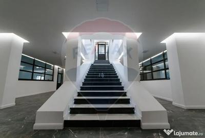 Spațiu comercial, de 2,300 mp, în Central - 17