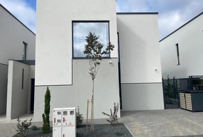 Casă cu Teren 240 Mp în Giarmata