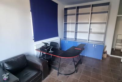 Spațiu comercial, de 32 mp, în Universității - 2