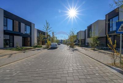 Vila luminoasa cu 4 camere si panouri solare in Amber FOREST Tunari - 21