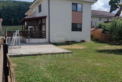 Casă cu 5 camere cu Teren 600 Mp în Florești - 2