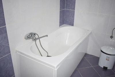 Casă cu Teren 700 Mp în Central - 3