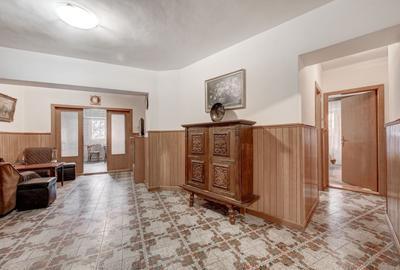 Apartament cu 4 camere semidecomandat, mobilat în P-ța Universității - 7