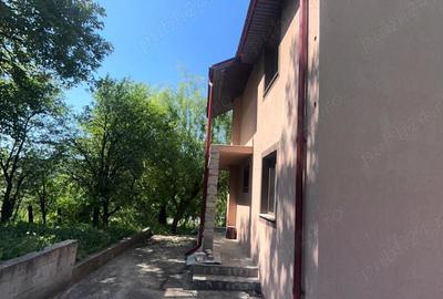 Casă în Dumitrești - 2