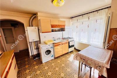 Casa de 3 camere cu pivnita si teren situata in zona Lupeni Sibiu - 6
