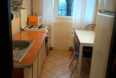 Apartament cu 3 camere semidecomandat, mobilat în Titan - 17