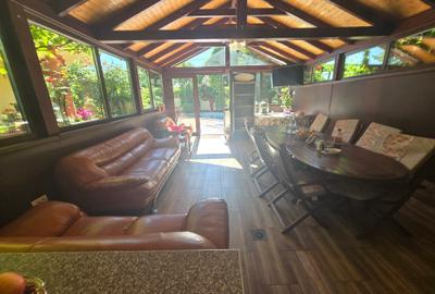 Casa individuala cu piscina. P+1+M. zona foarte buna - 6