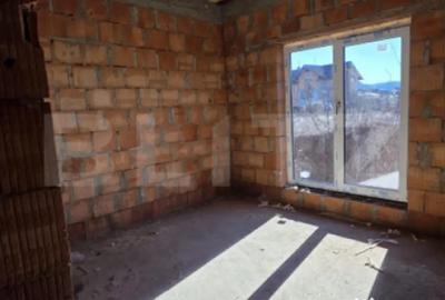 Casă cu 3 camere cu Teren 500 Mp în Unirea - 5