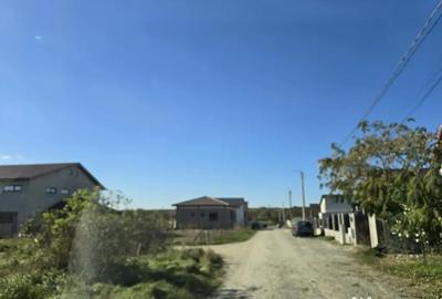 Teren de 400 mp, în Lazu - 3