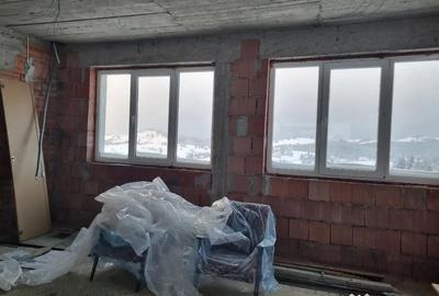 Casă cu 7 camere cu Teren 1251 Mp în Piatra - 3