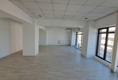 Birou, de 138.14999389648 mp, în Unirii - 4