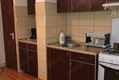 Apartament cu 3 camere decomandat în Central - 1