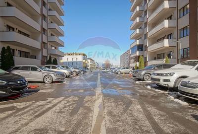 Apartament cu 2 camere decomandat, mobilat în Tractorul - 19