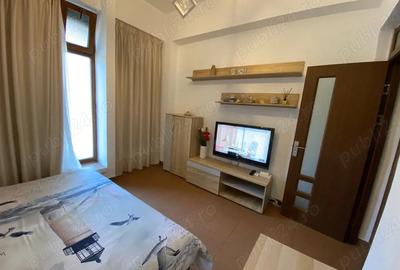 Casă cu 2 camere decomandat în Casa de Cultură - 2